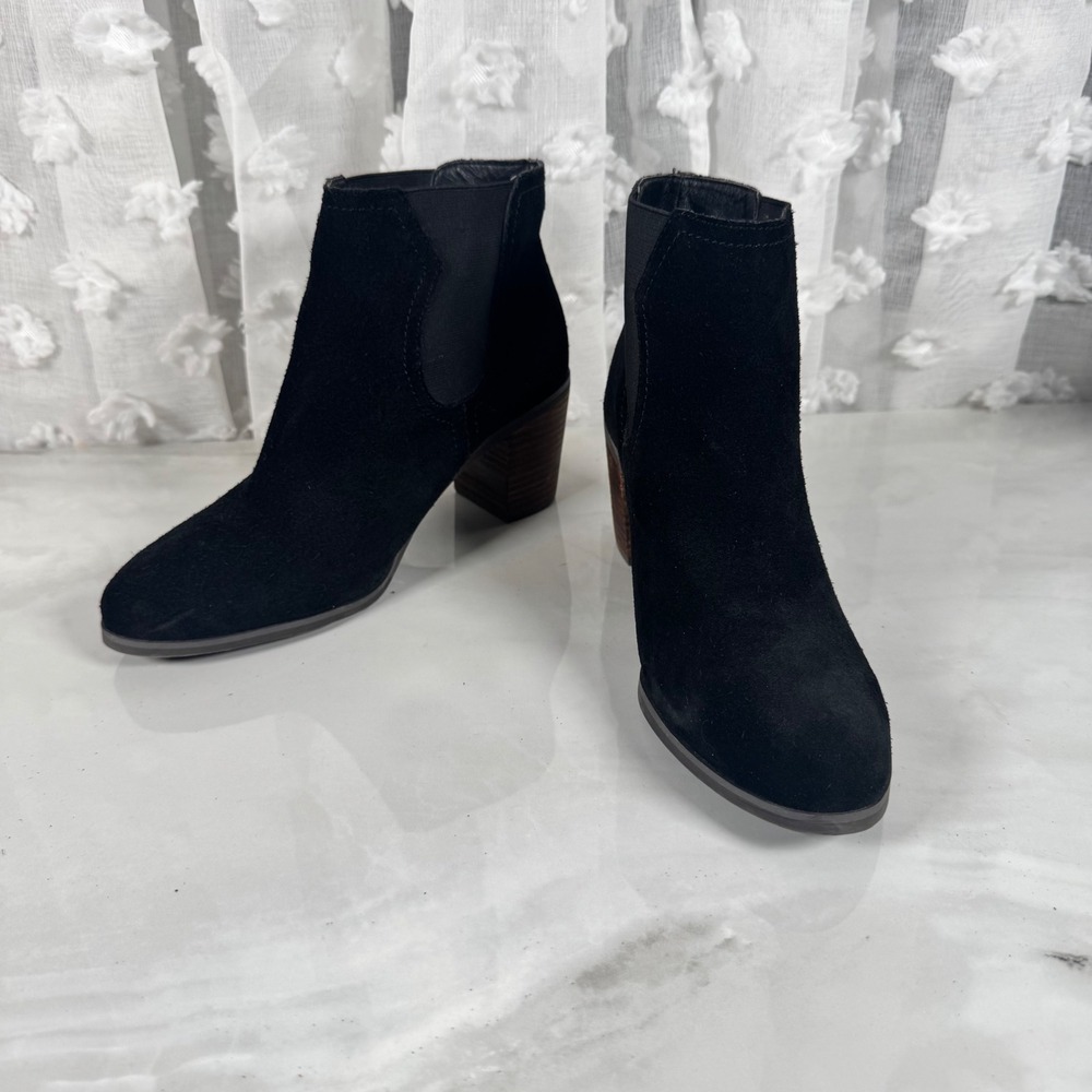 Lucky Brand Black Suede Ankle Boot Pull On Elastic Gore Stacked Heel Neutral 8.5